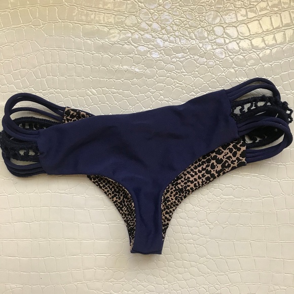 Acacia navy crochet side bikini bottoms size XS - Picture 2 of 2